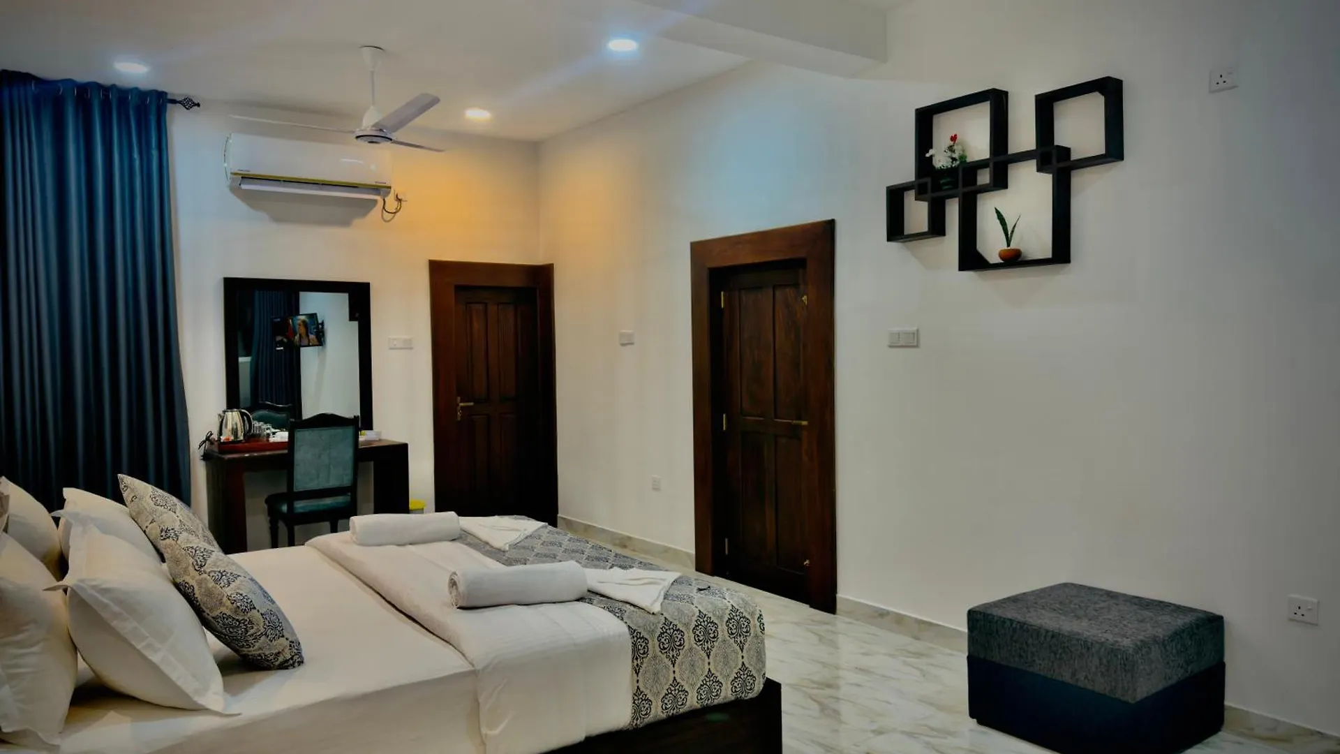 Aloe Transit Hotel Katunayake