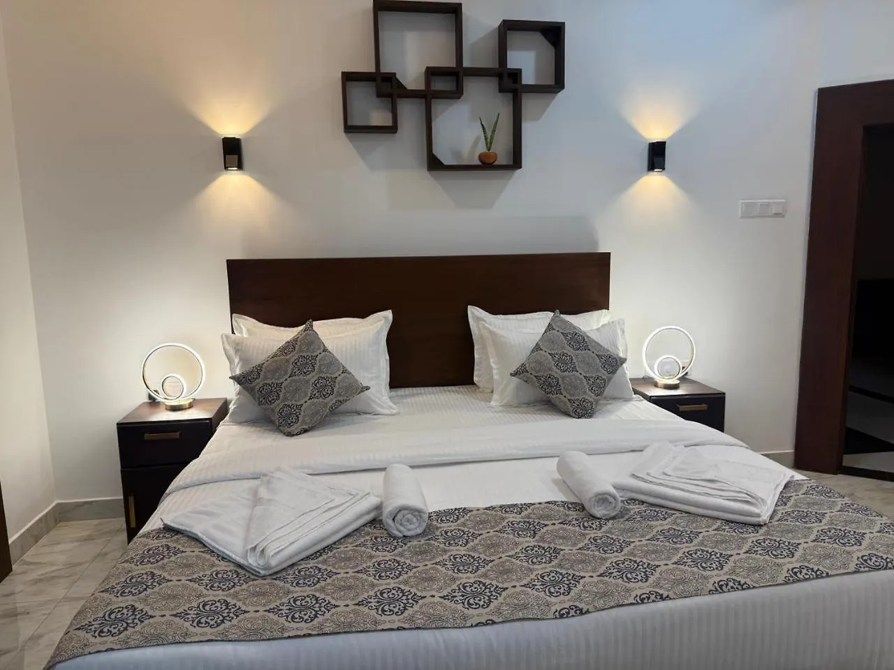 Aloe Transit Hotel Katunayake