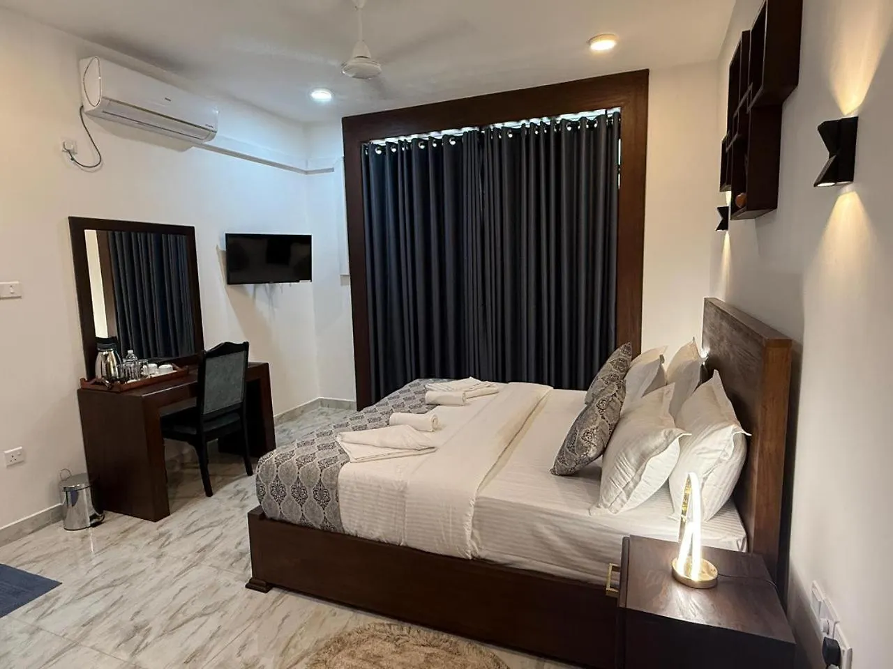 Aloe Transit Hotel Katunayake